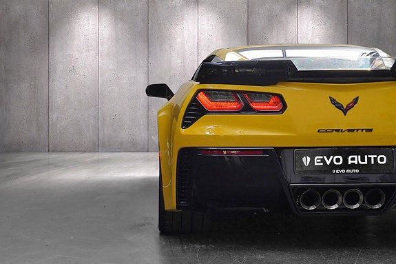Chevrolet Corvette 12 of 30