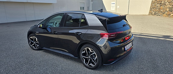 Volkswagen ID.3 4 of 14