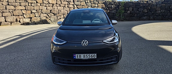 Volkswagen ID.3 2 of 14