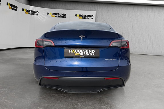 Tesla Model Y 8 of 16