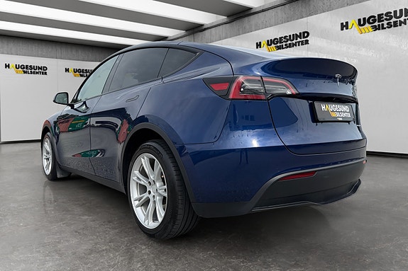 Tesla Model Y 3 of 16