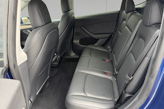 Tesla Model Y 15 of 16