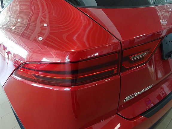 Jaguar E-PACE 13 of 26