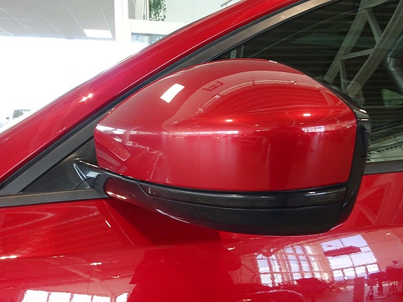 Jaguar E-PACE 12 of 26