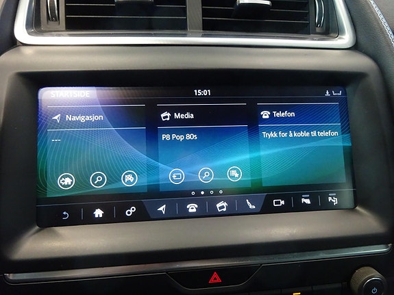 Jaguar E-PACE 18 of 26