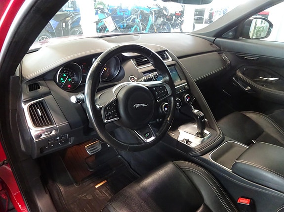 Jaguar E-PACE 15 of 26