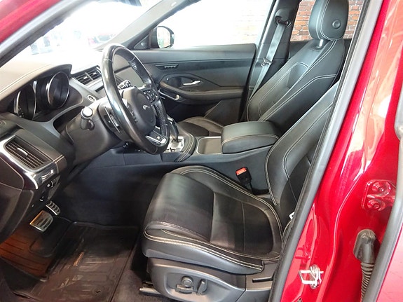 Jaguar E-PACE 24 of 26