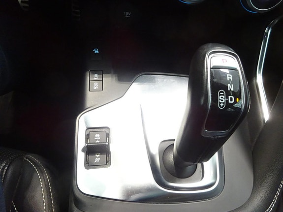 Jaguar E-PACE 22 of 26
