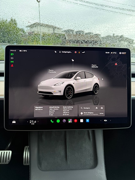 Tesla Model Y 22 of 26
