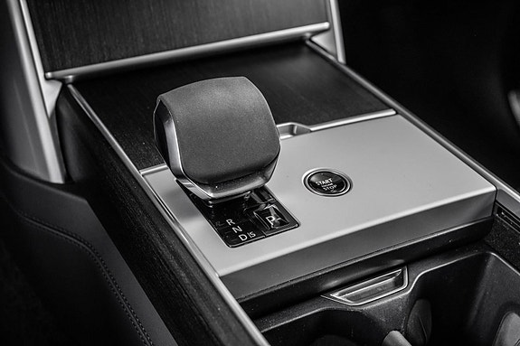 Land Rover Range Rover 24 of 30