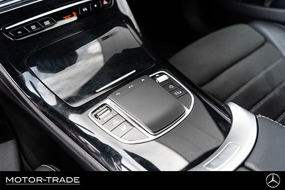 Mercedes-Benz EQC400 18 of 30