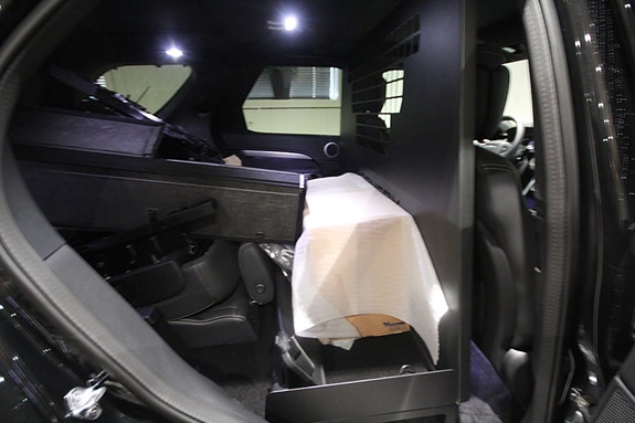 Land Rover Discovery 5 13 of 30