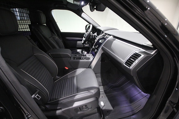 Land Rover Discovery 5 14 of 30