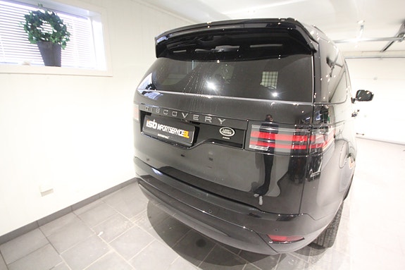 Land Rover Discovery 5 8 of 30