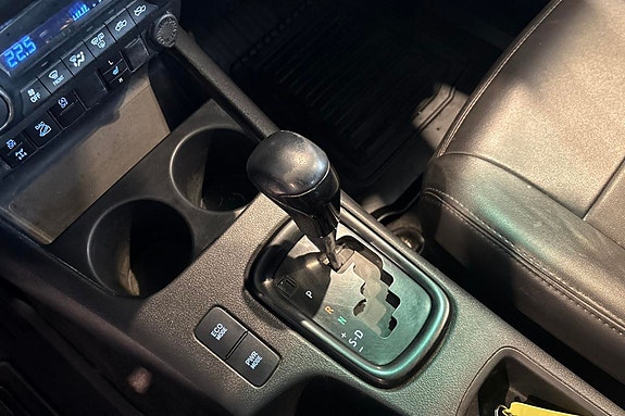 Toyota HiLux 16 of 18