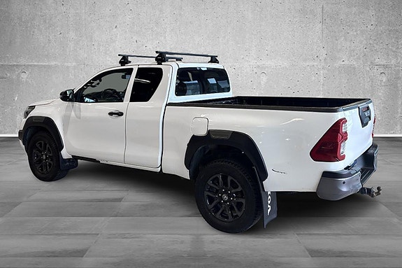 Toyota HiLux 4 of 18