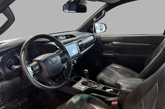 Toyota HiLux 8 of 18