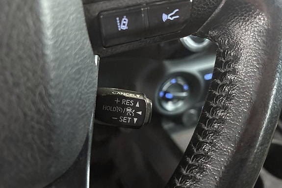 Toyota HiLux 11 of 18