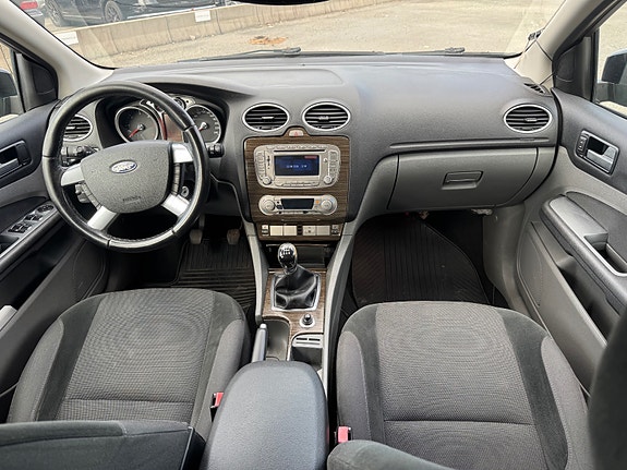 Ford Focus 12 of 18