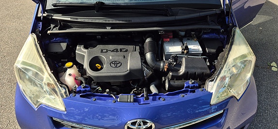 Toyota Verso-S 22 of 22