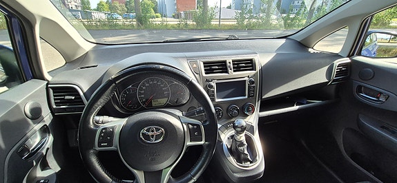 Toyota Verso-S 8 of 22