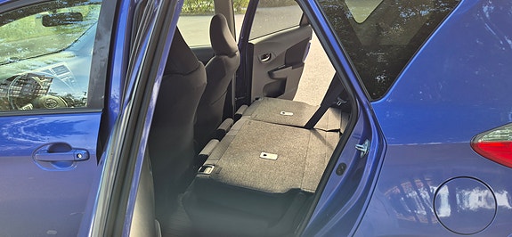 Toyota Verso-S 14 of 22