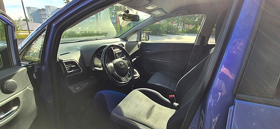 Toyota Verso-S 7 of 22
