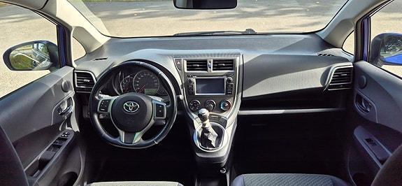Toyota Verso-S 21 of 22