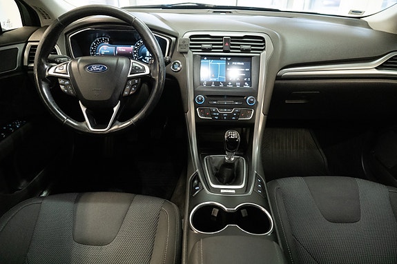 Ford Mondeo 19 of 30