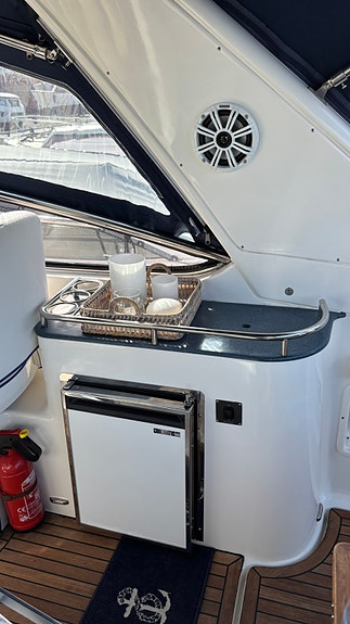 Bavaria 29sport Volvo d6 13 of 30