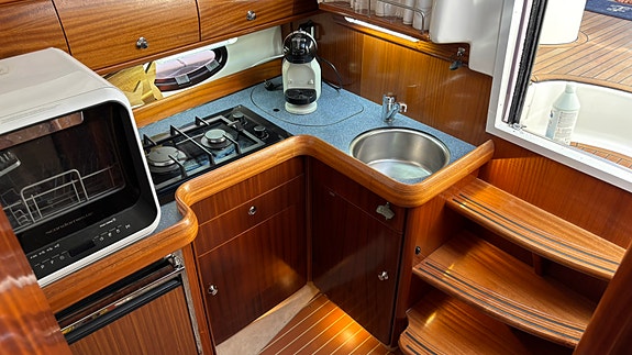 Bavaria 29sport Volvo d6 17 of 30
