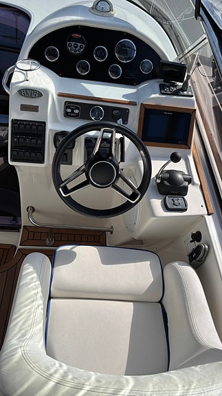 Bavaria 29sport Volvo d6 15 of 30