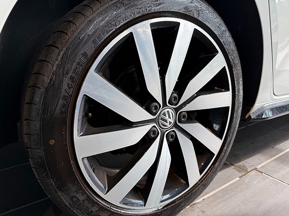 Volkswagen Touran 16 of 18