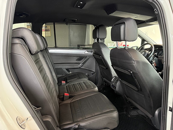 Volkswagen Touran 13 of 18