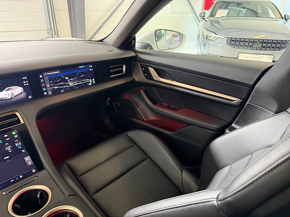 Porsche Taycan 21 of 30