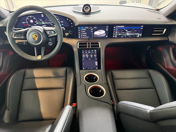 Porsche Taycan 20 of 30