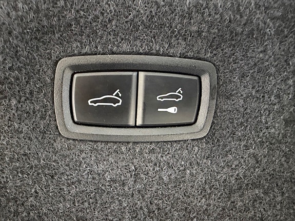 Porsche Taycan 11 of 30