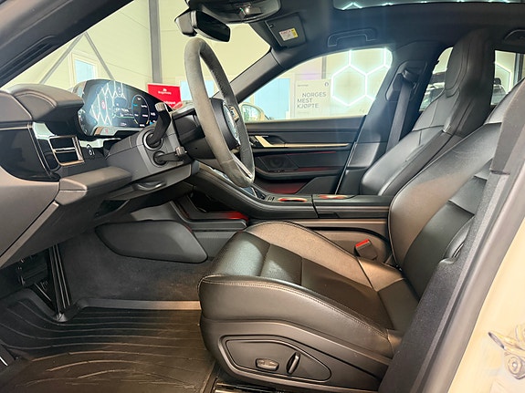 Porsche Taycan 15 of 30