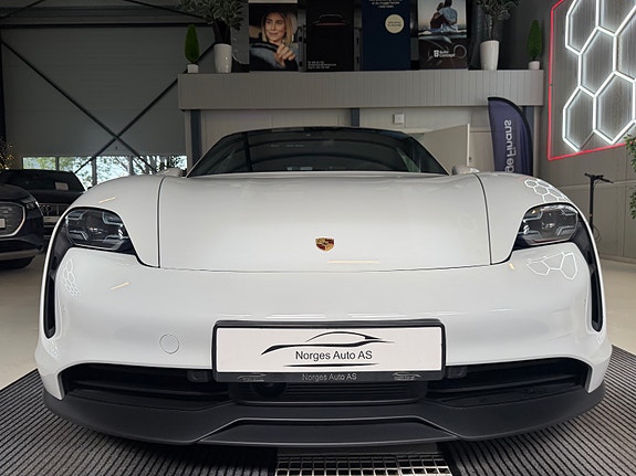 Porsche Taycan 3 of 30