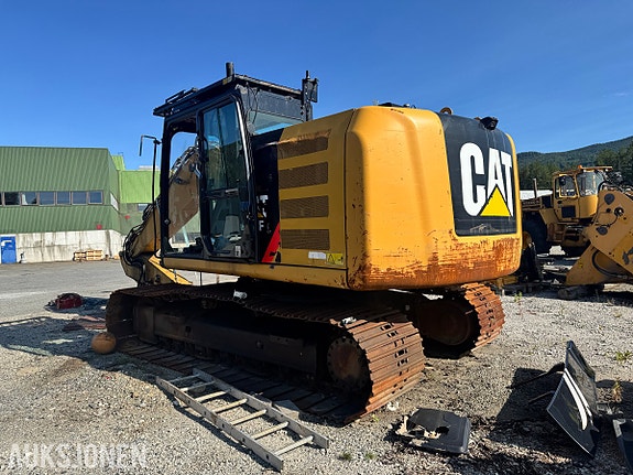 Cat 318FL gravemaskin – 2017 – ca. 4 500 timer – reparasjonsobjekt 4 of 30