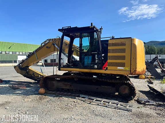 Cat 318FL gravemaskin – 2017 – ca. 4 500 timer – reparasjonsobjekt 3 of 30
