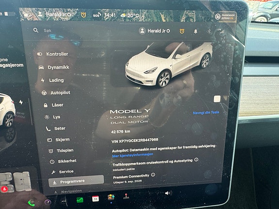 Tesla Model Y 24 of 26