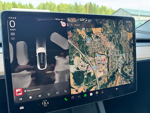 Tesla Model Y 22 of 26