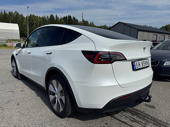 Tesla Model Y 3 of 26