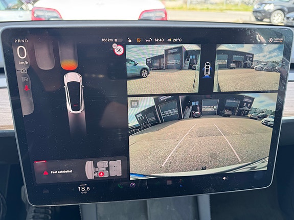 Tesla Model Y 23 of 26