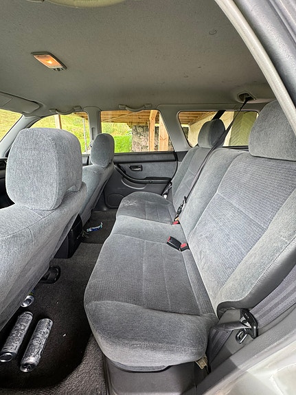 Subaru Legacy 8 of 11