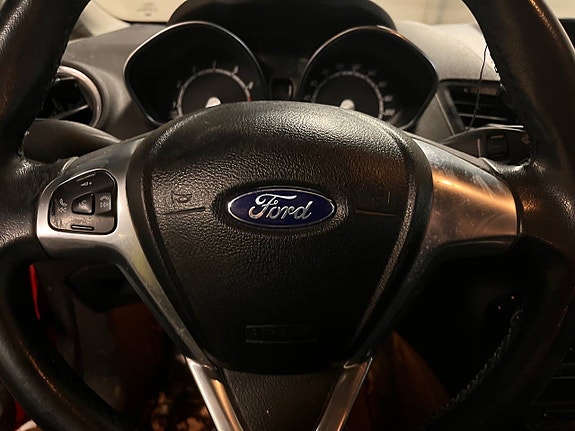 Ford Fiesta 16 of 30