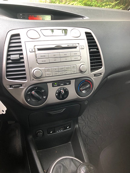 Hyundai i20 8 of 13