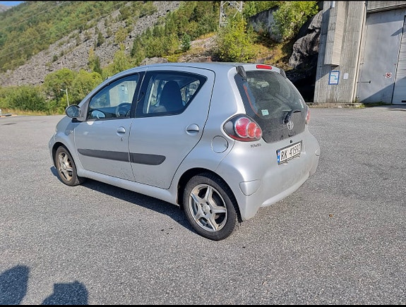 Toyota Aygo 4 of 7