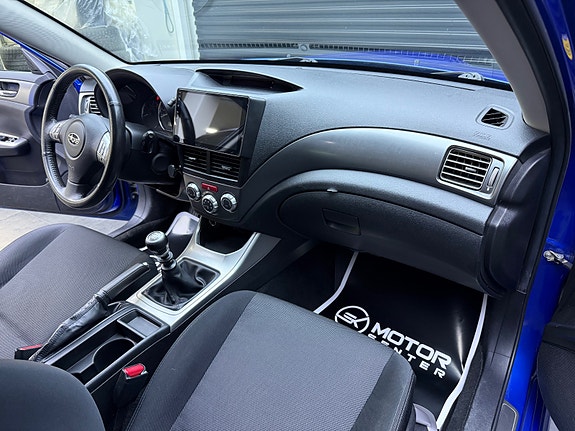 Subaru Impreza 11 of 30